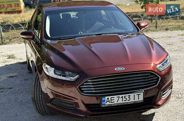 Седан Ford Fusion 2016 в 