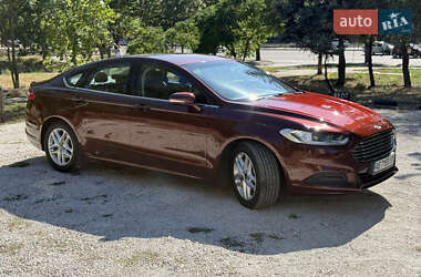 Седан Ford Fusion 2016 в 