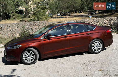 Седан Ford Fusion 2016 в 