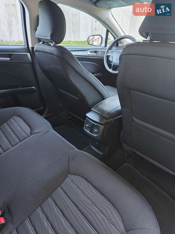 Седан Ford Fusion 2015 в Запоріжжі
