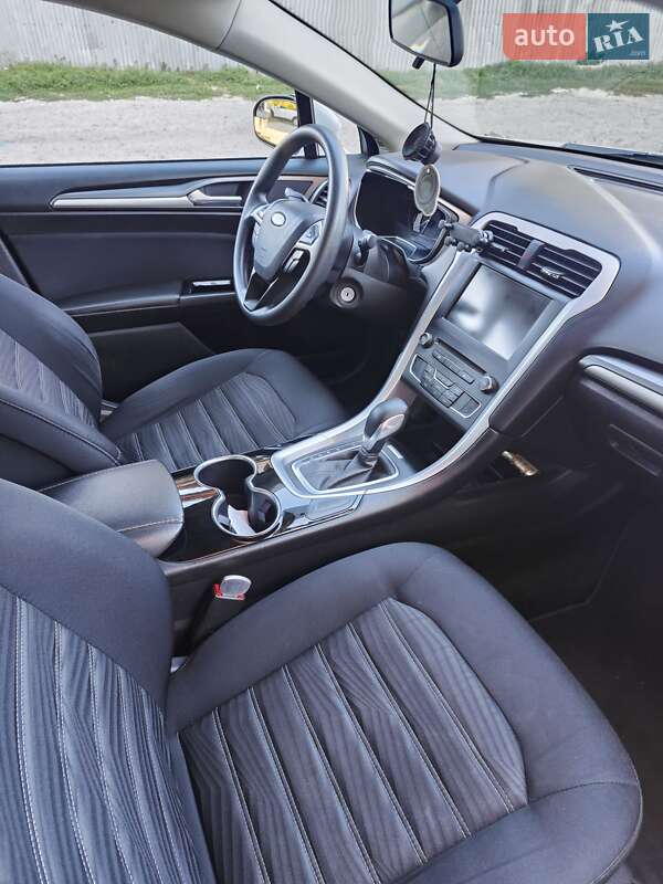 Седан Ford Fusion 2015 в Запоріжжі