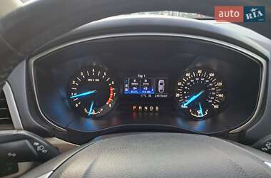 Седан Ford Fusion 2013 в 
