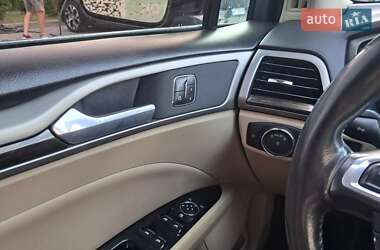 Седан Ford Fusion 2013 в 