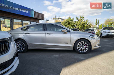 Седан Ford Fusion 2016 в 