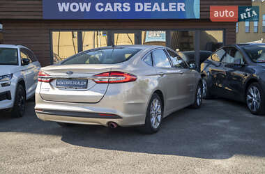 Седан Ford Fusion 2016 в 