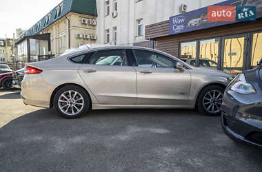 Седан Ford Fusion 2016 в 