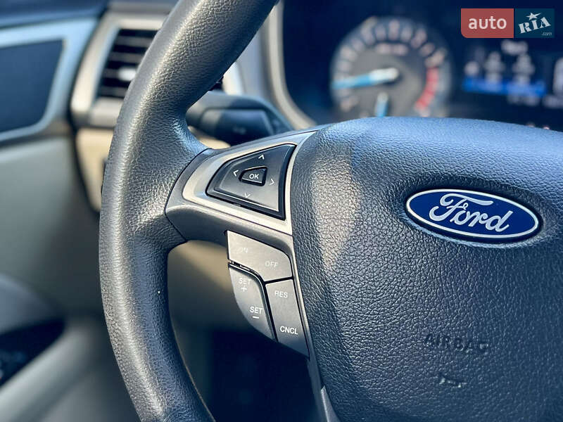 Седан Ford Fusion 2015 в Києві