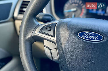 Седан Ford Fusion 2015 в 
