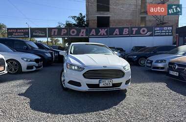 Седан Ford Fusion 2016 в 