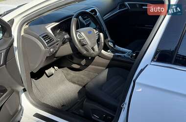 Седан Ford Fusion 2016 в 