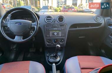 Хэтчбек Ford Fusion 2008 в 