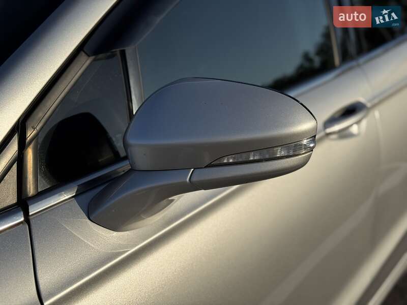 Седан Ford Fusion 2013 в Днепре