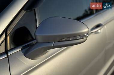 Седан Ford Fusion 2013 в 