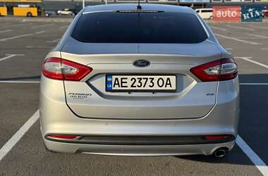 Седан Ford Fusion 2013 в 