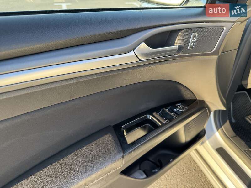 Седан Ford Fusion 2013 в Днепре