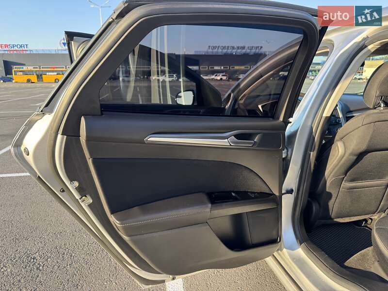 Седан Ford Fusion 2013 в Днепре