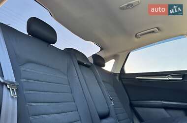 Седан Ford Fusion 2013 в 