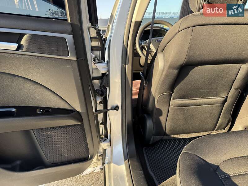 Седан Ford Fusion 2013 в Днепре