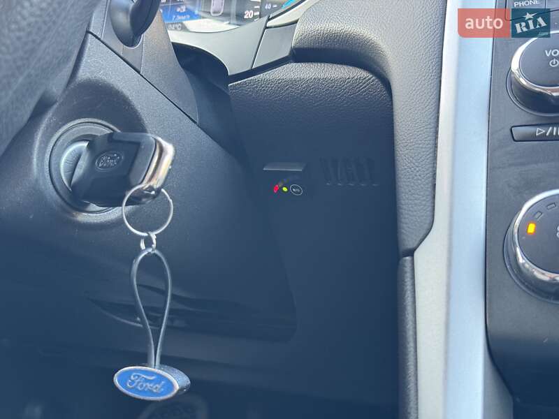 Седан Ford Fusion 2013 в Днепре