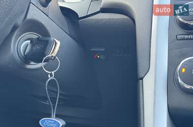 Седан Ford Fusion 2013 в 