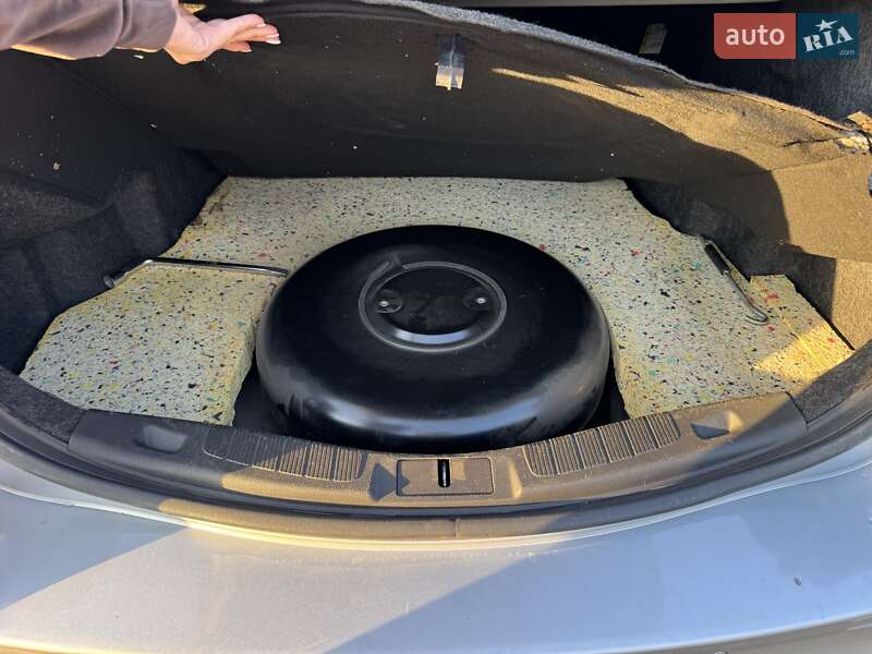 Седан Ford Fusion 2013 в Днепре