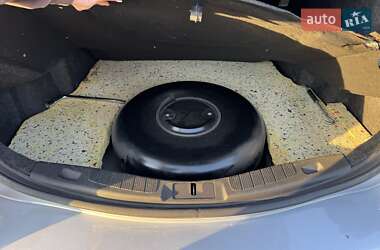 Седан Ford Fusion 2013 в 