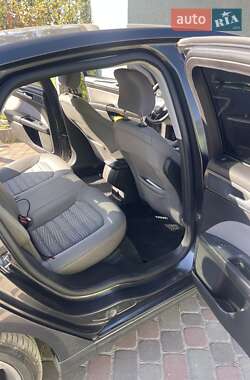 Седан Ford Fusion 2016 в 