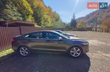 Седан Ford Fusion 2015 в Яремче