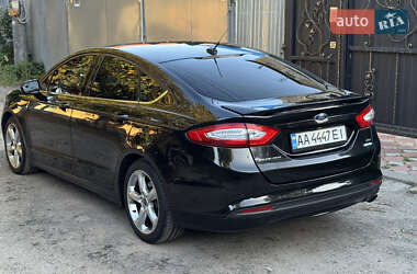 Седан Ford Fusion 2013 в 