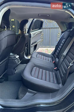 Седан Ford Fusion 2013 в 