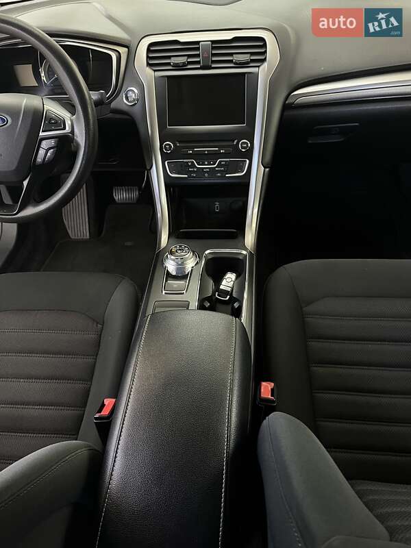 Седан Ford Fusion 2016 в Полтаві