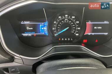 Седан Ford Fusion 2016 в 