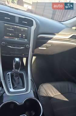 Седан Ford Fusion 2015 в 