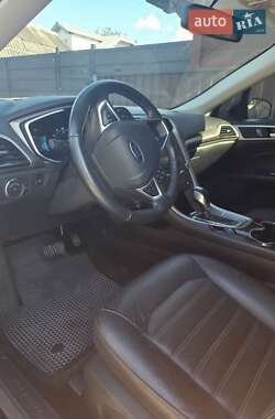 Седан Ford Fusion 2015 в 