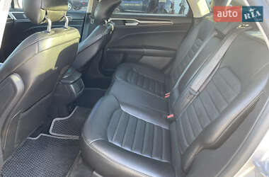 Седан Ford Fusion 2014 в 