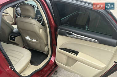 Седан Ford Fusion 2012 в 