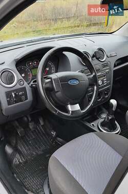 Хэтчбек Ford Fusion 2008 в 