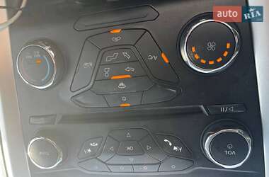 Седан Ford Fusion 2016 в 