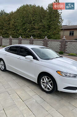 Седан Ford Fusion 2014 в 