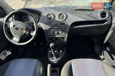 Хэтчбек Ford Fusion 2010 в 