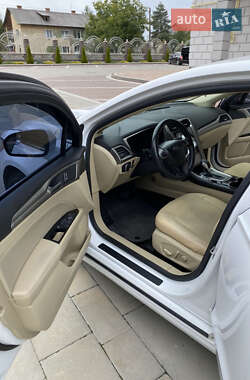 Седан Ford Fusion 2014 в 