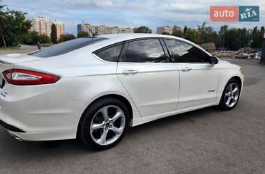 Седан Ford Fusion 2014 в 