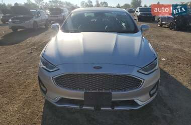 Седан Ford Fusion 2019 в 