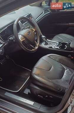 Седан Ford Fusion 2013 в 