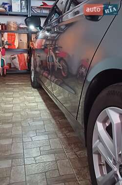 Седан Ford Fusion 2013 в 