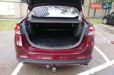Седан Ford Fusion 2016 в 