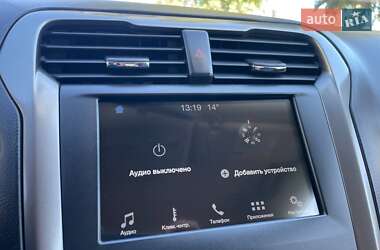 Седан Ford Fusion 2017 в 