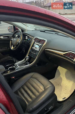 Седан Ford Fusion 2013 в 