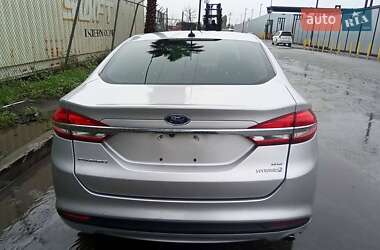 Седан Ford Fusion 2017 в 