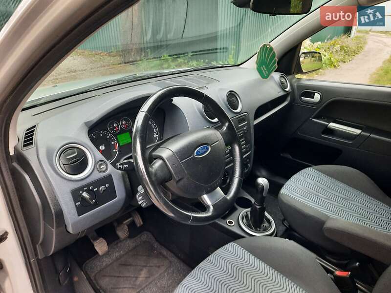 Хэтчбек Ford Fusion 2006 в Полтаве фото 50 Хэтчбек Ford Fusion 2006 в Полтаве